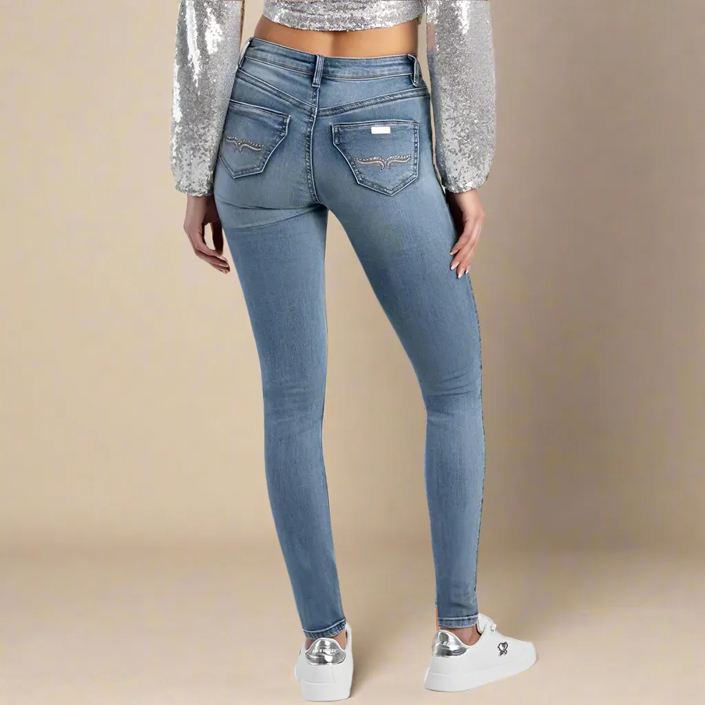 Mila Rose - Skinny Jean with Back Pocket Embroidery - Light Vintage