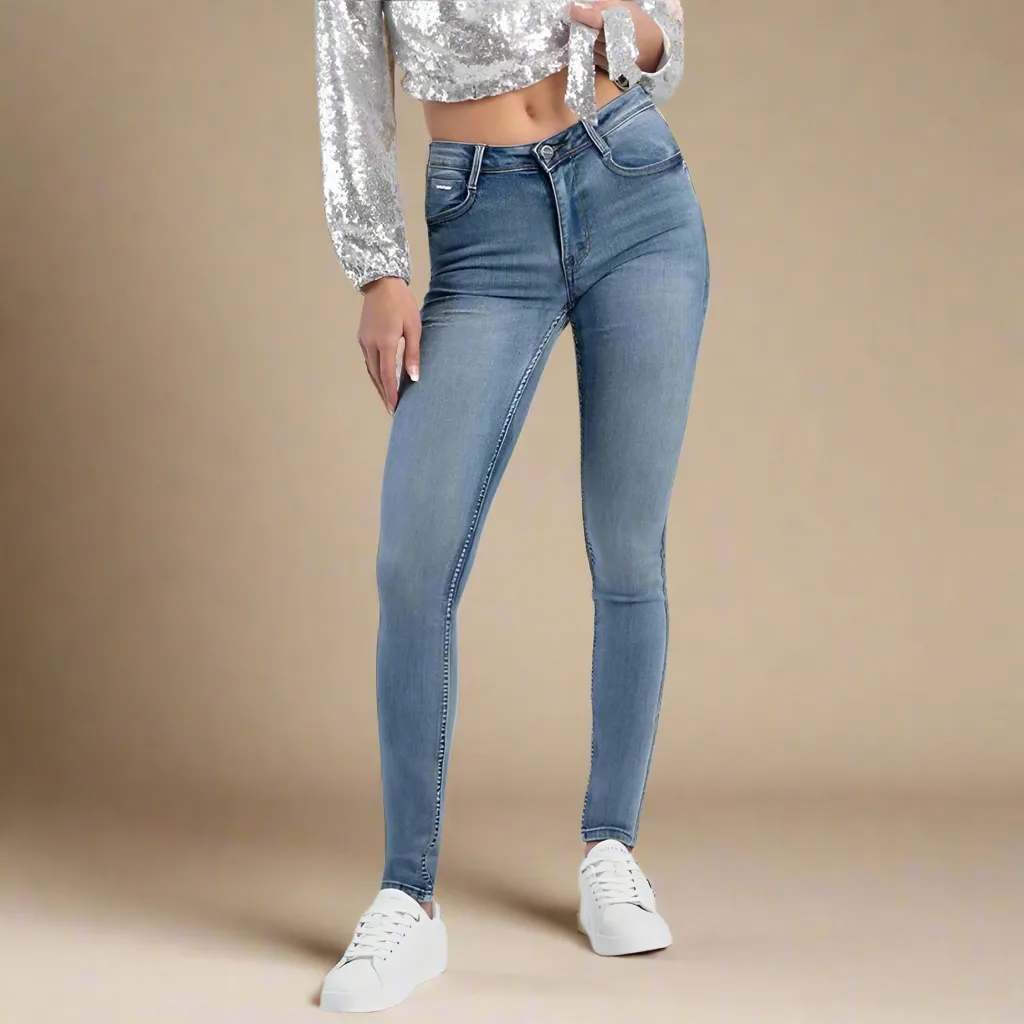 Mila Rose - Skinny Jean with Back Pocket Embroidery - Light Vintage